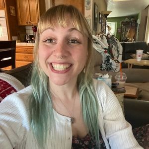 Meet your Posher, Christina